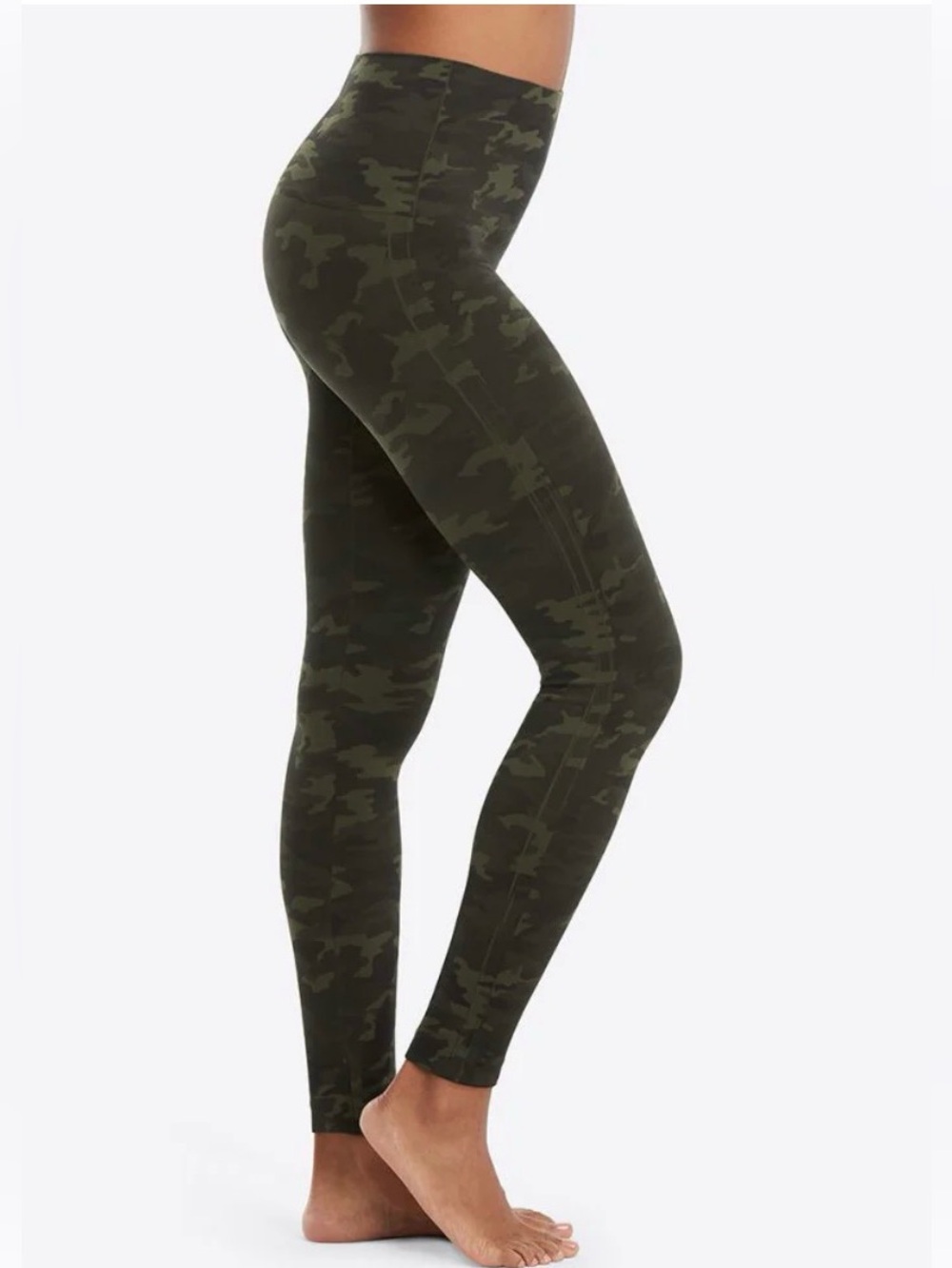 Spanx Look At Me Now Seamless Camo Leggings in green camo print. Size M